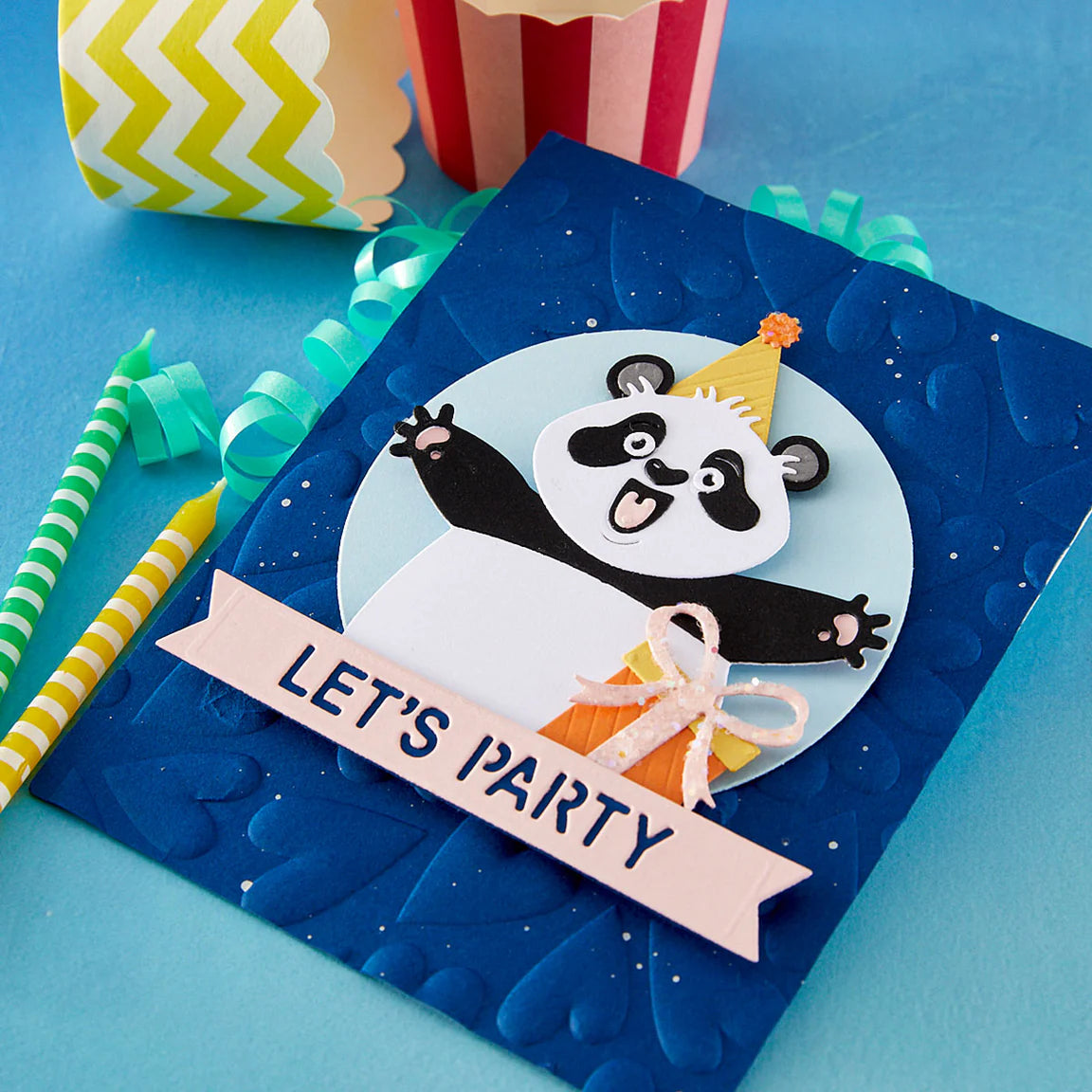 Sending Hugs Die Bundle by Simon Hurley